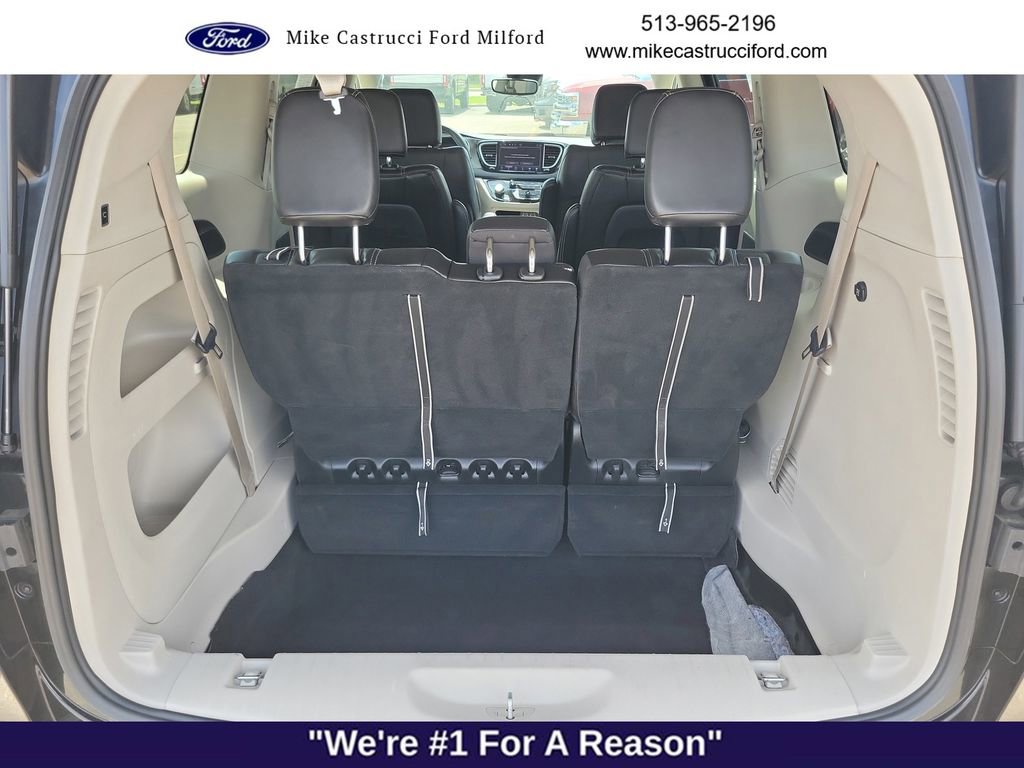 Used 2023 Chrysler Pacifica Touring-L FWD image 26