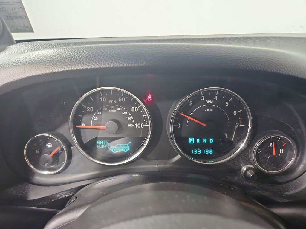 Used 2014 Jeep Wrangler Unlimited Rubicon w/ Connectivity Group image 16