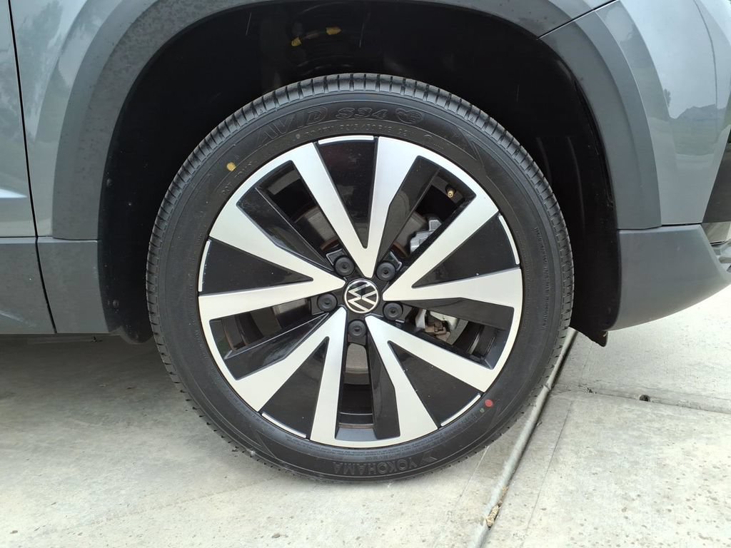 Used 2023 Volkswagen Taos SE FWD image 9