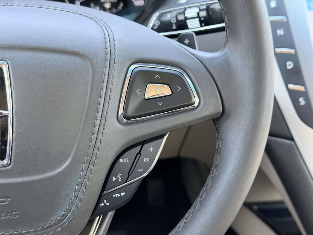 Used 2020 Lincoln MKZ w/ Convenience Package FWD image 7