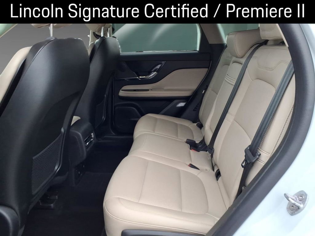 Used 2025 Lincoln Corsair FWD w/ Equipment Group 101A image 5