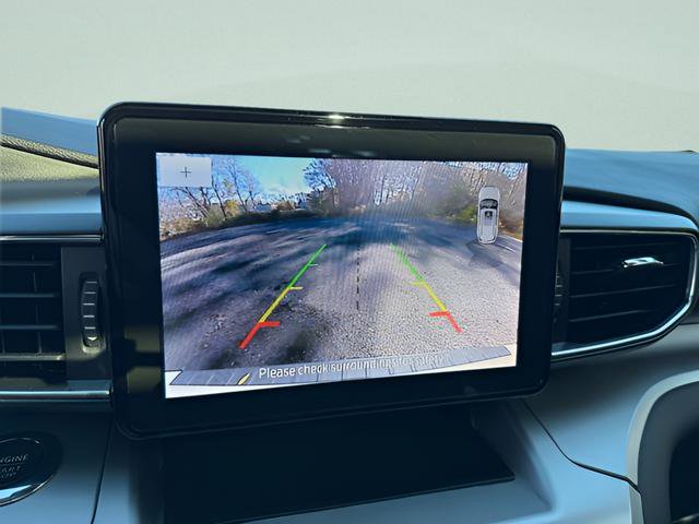 Used 2022 Ford Explorer XLT w/ Equipment Group 202A AWD/4WD image 11