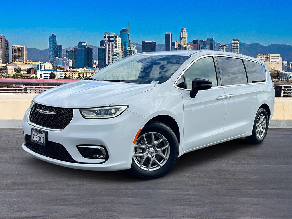 Used 2026 Chrysler Pacifica Select FWD image 2