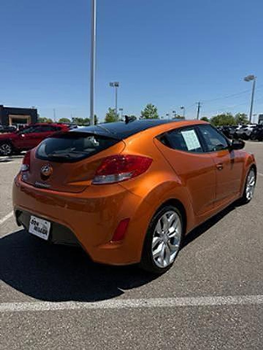 Used 2012 Hyundai Veloster w/ Style Pkg FWD image 5