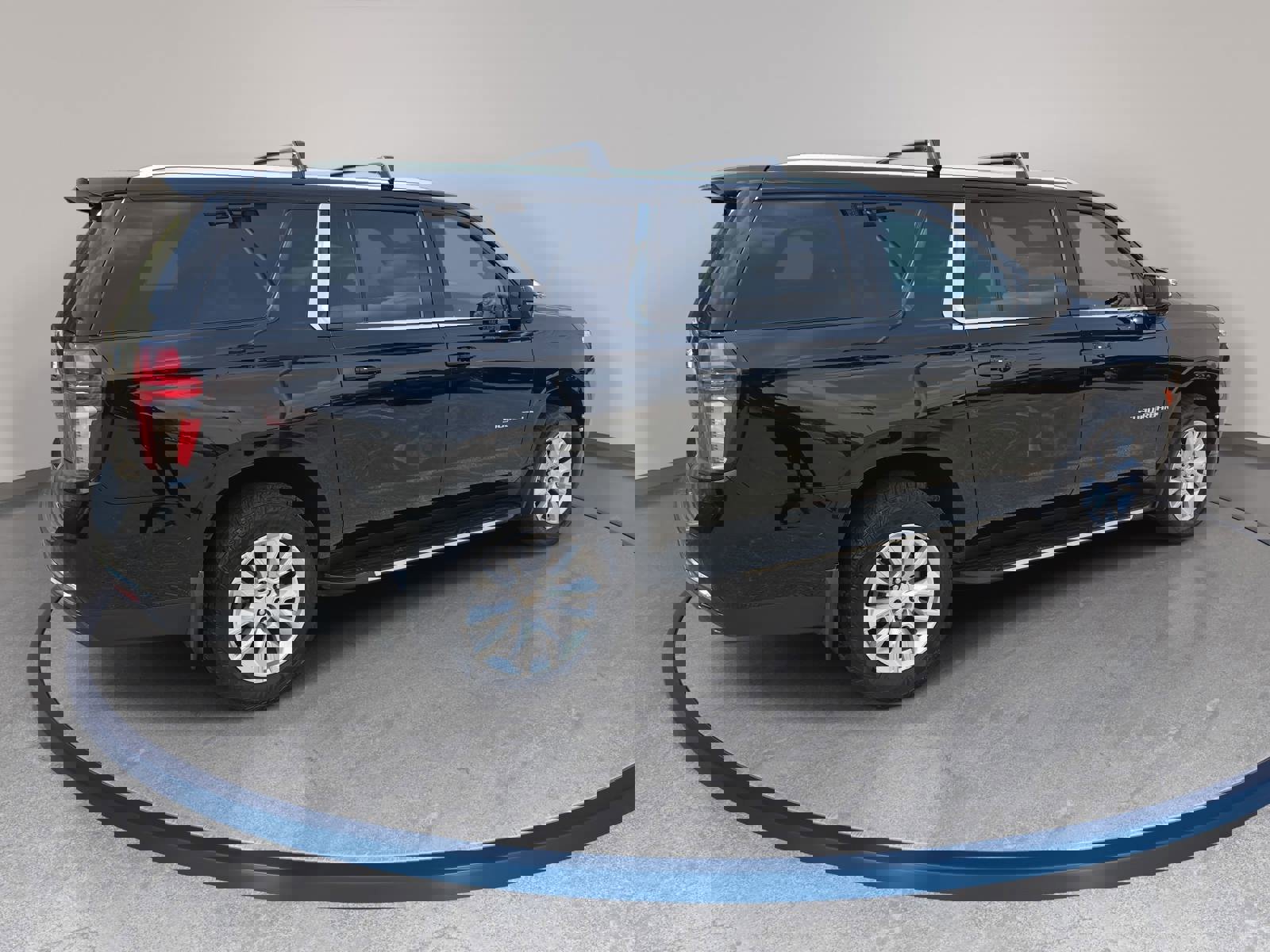 Used 2022 Chevrolet Suburban LT w/ Luxury Package image 5