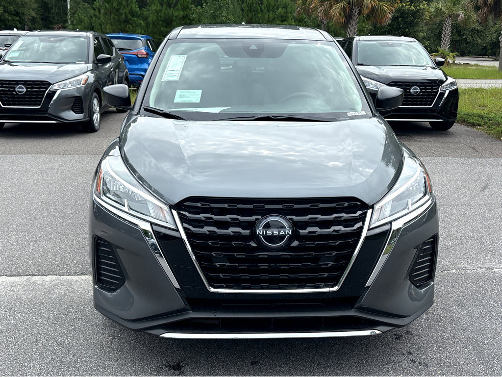 New 2025 Nissan Kicks Play S image 2