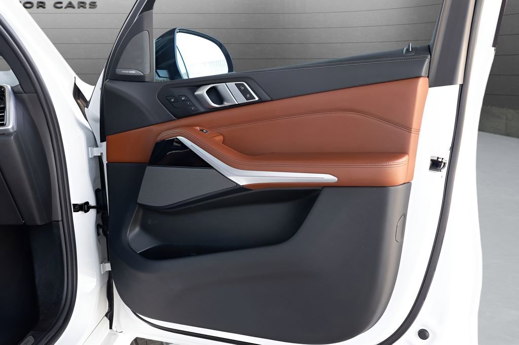 Used 2022 BMW X5 M50i w/ Executive Package AWD/4WD image 77