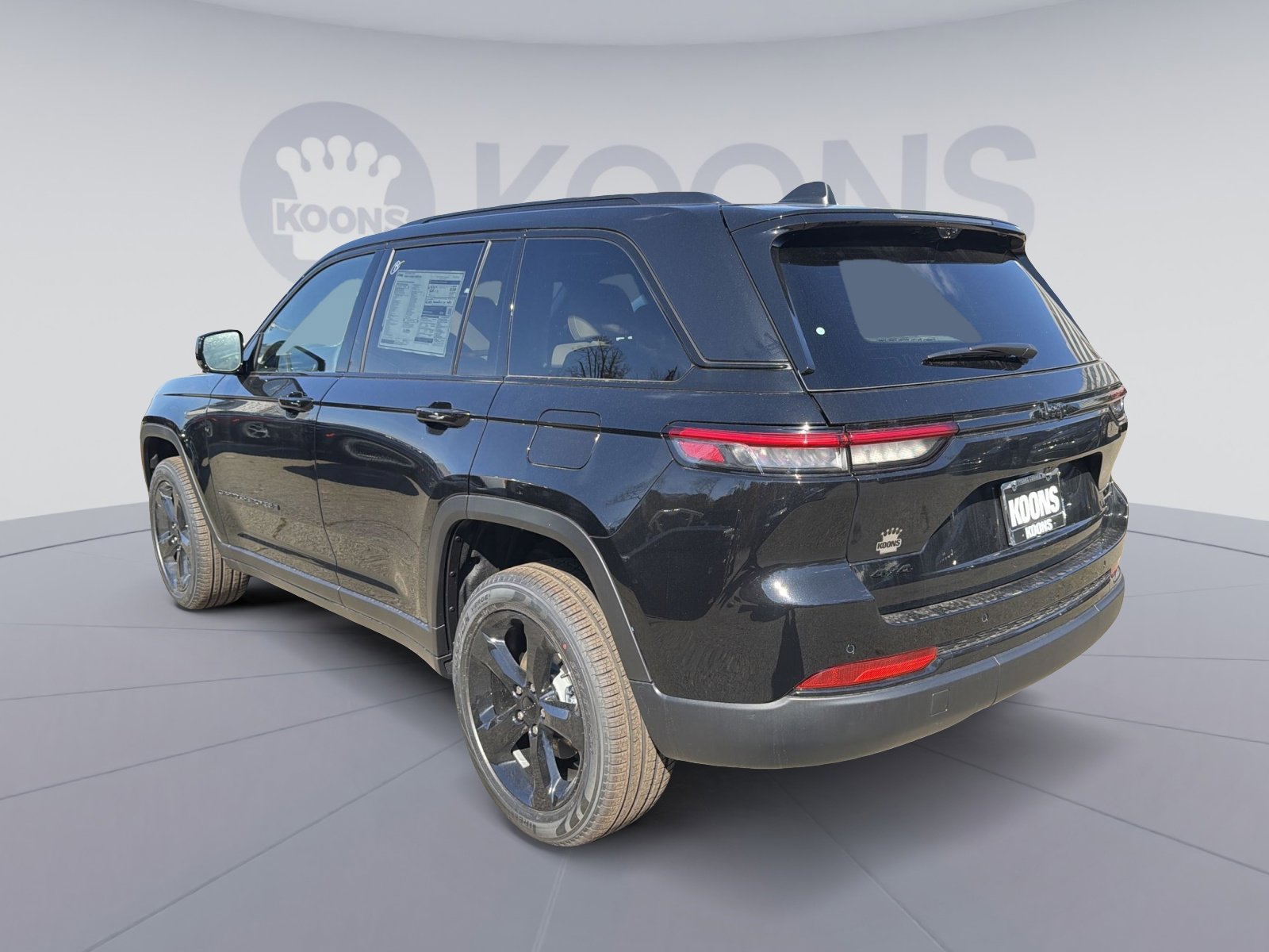 New 2025 Jeep Grand Cherokee Limited w/ Luxury Tech Group II image 4