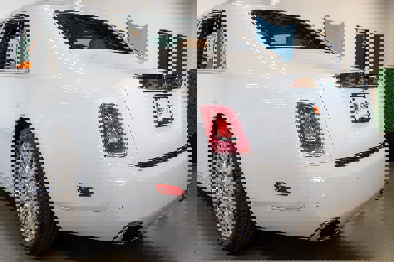 Used 2022 Rolls-Royce Phantom Sedan w/ The Phantom Package image 35