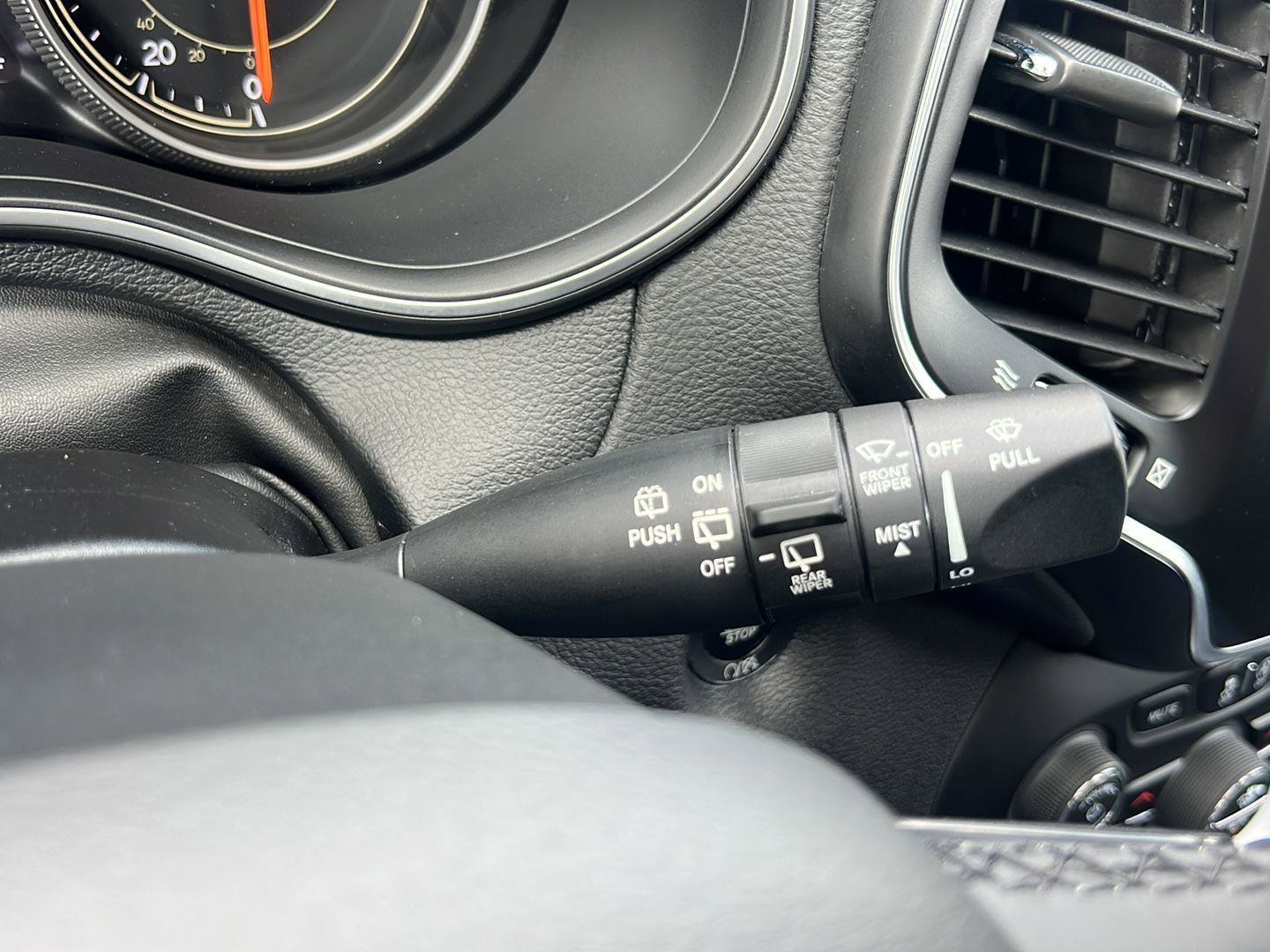 Used 2021 Jeep Cherokee Latitude Lux w/ Comfort/Convenience Group image 25