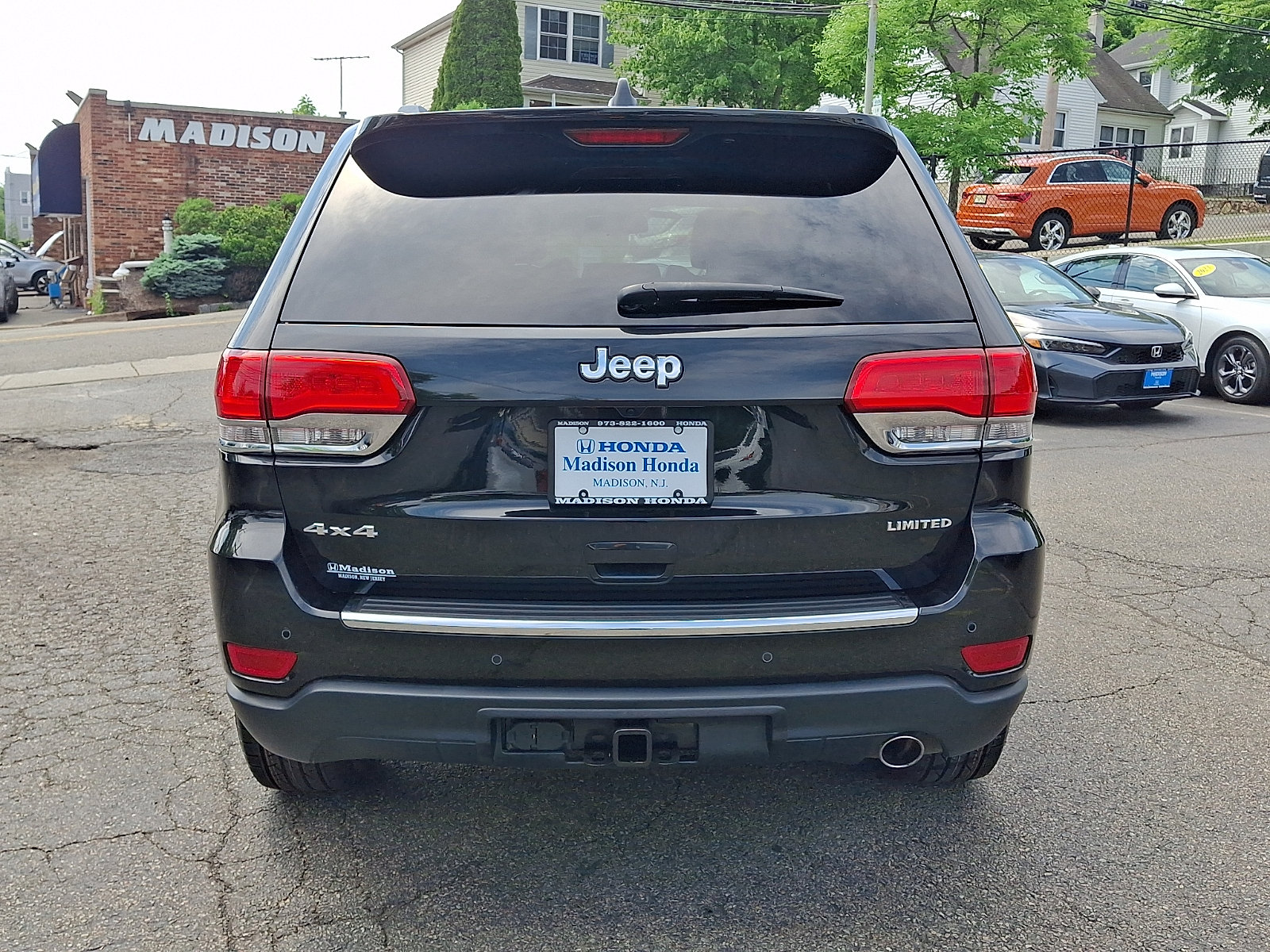 Used 2016 Jeep Grand Cherokee Limited AWD/4WD image 5