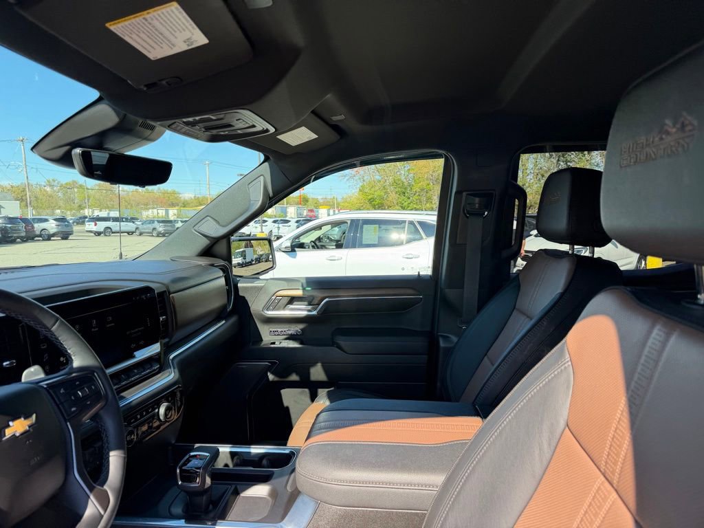 Used 2024 Chevrolet Silverado 1500 High Country w/ Technology Package AWD/4WD image 13