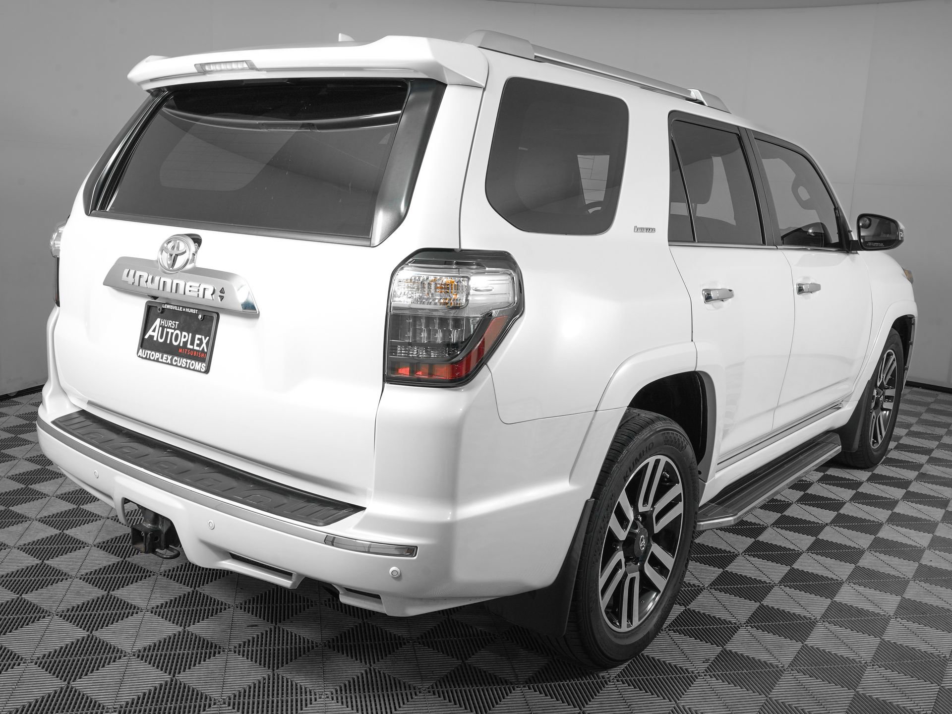 Used 2018 Toyota 4Runner Limited RWD image 4