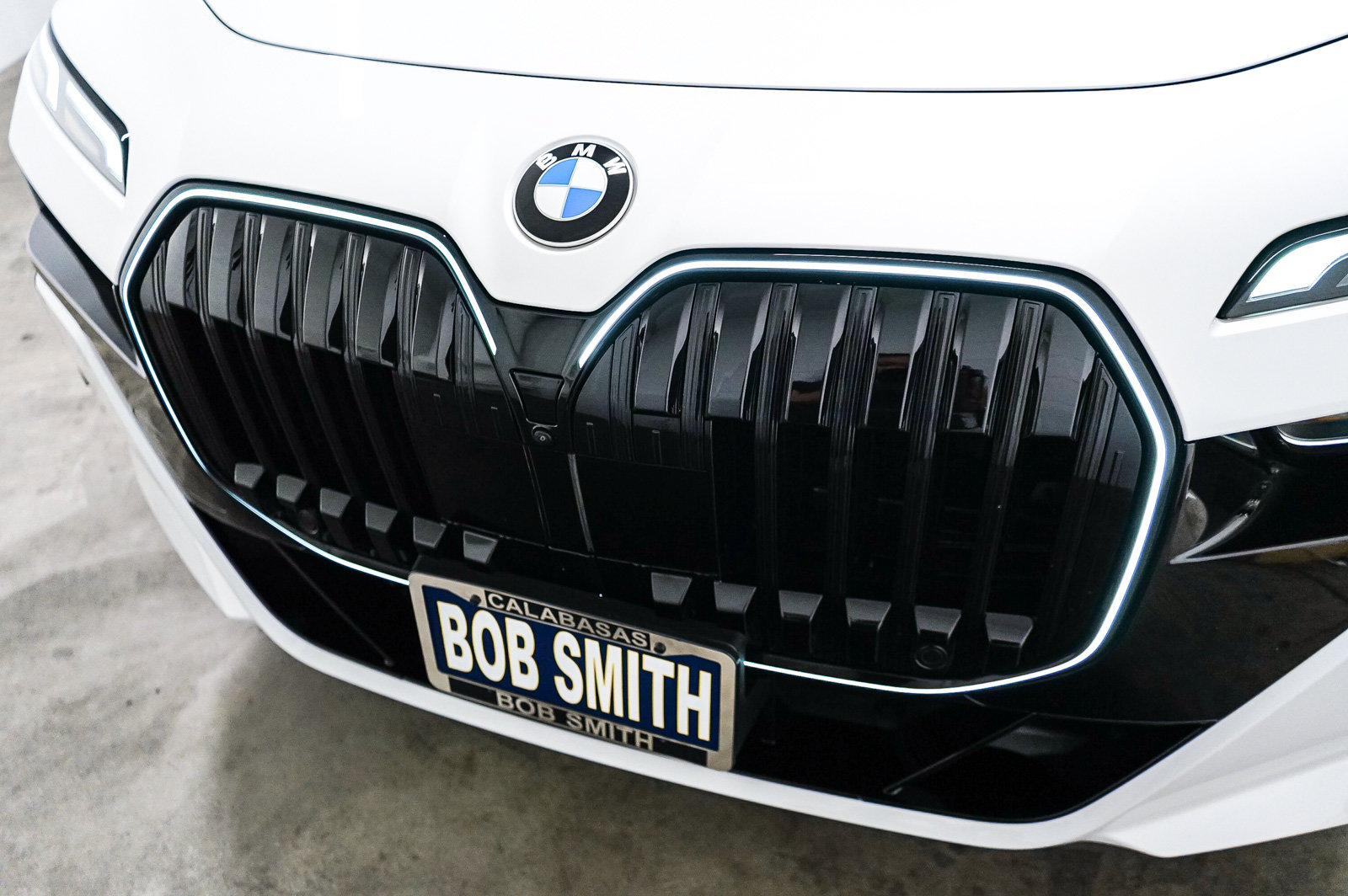 Used 2025 BMW 740i w/ Premium Package RWD image 10