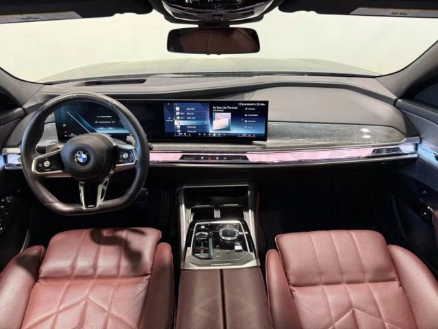 Used 2025 BMW 760i xDrive w/ Executive Package image 15