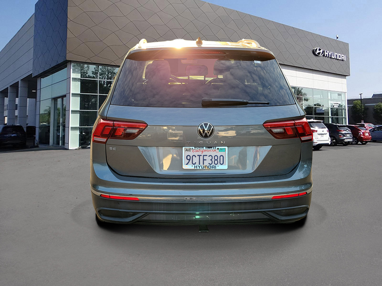 Used 2022 Volkswagen Tiguan SE FWD image 4