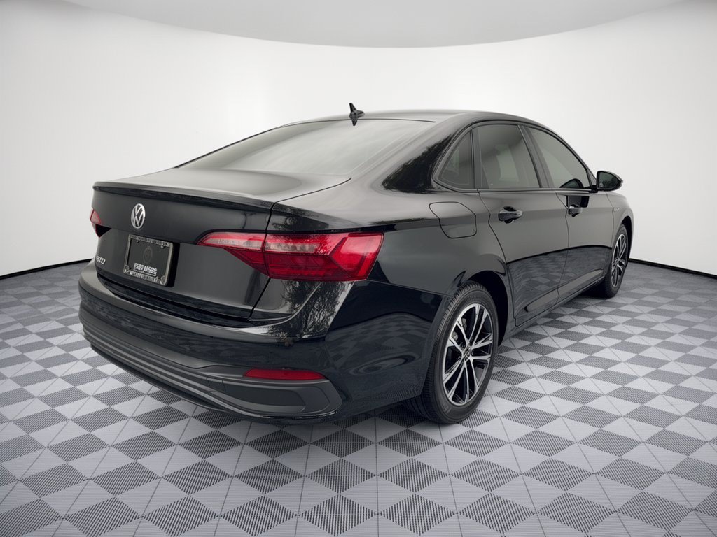 Used 2024 Volkswagen Jetta Sport FWD image 9