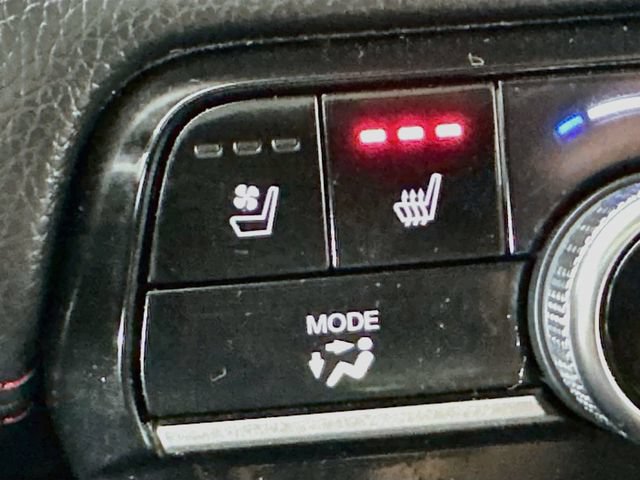 Certified 2025 Honda Pilot Black Edition image 18