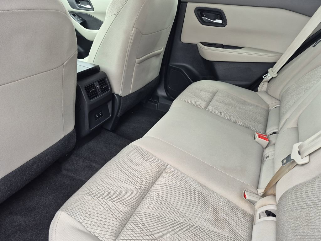 Used 2025 Nissan Rogue SV image 13