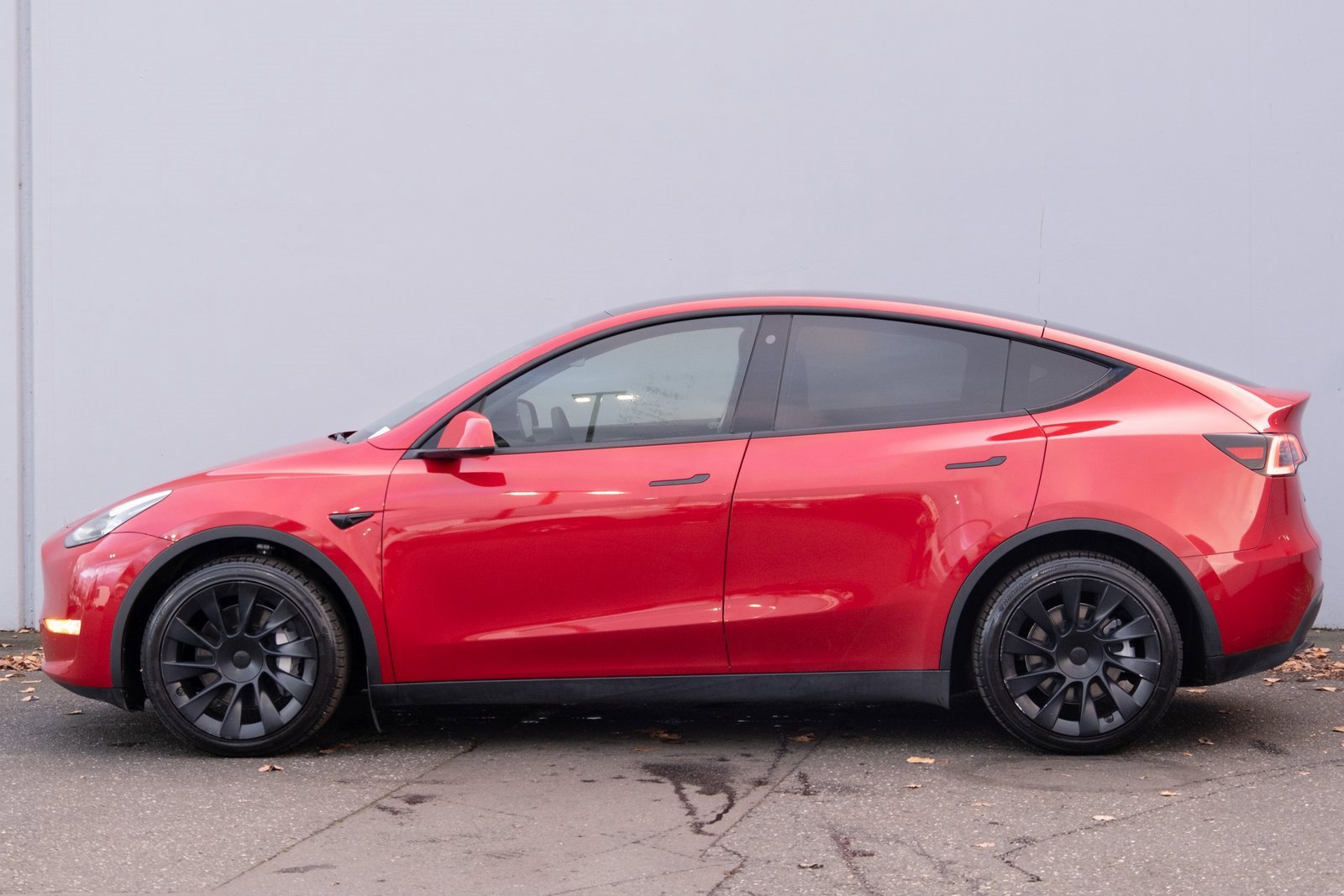 Used 2022 Tesla Model Y Long Range image 25