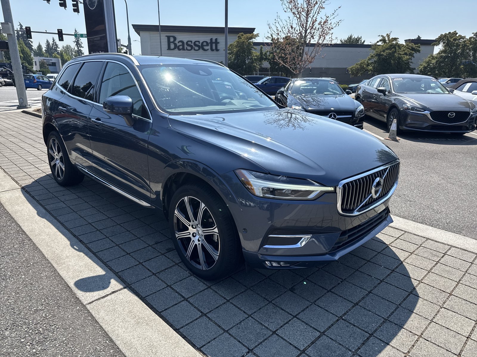 Used 2021 Volvo XC60 T5 Inscription w/ Advanced Package AWD/4WD image 3