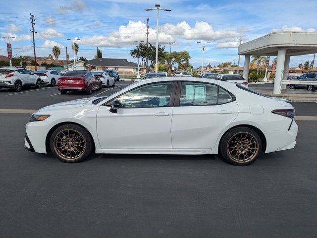 Used 2023 Toyota Camry SE image 11