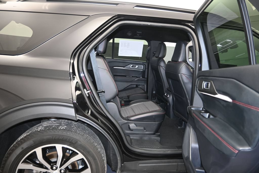 Used 2025 Ford Explorer ST-Line AWD/4WD image 26