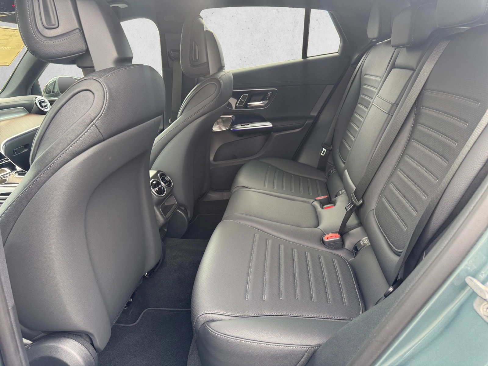 New 2027 Mercedes-Benz GLC 300 4MATIC image 17