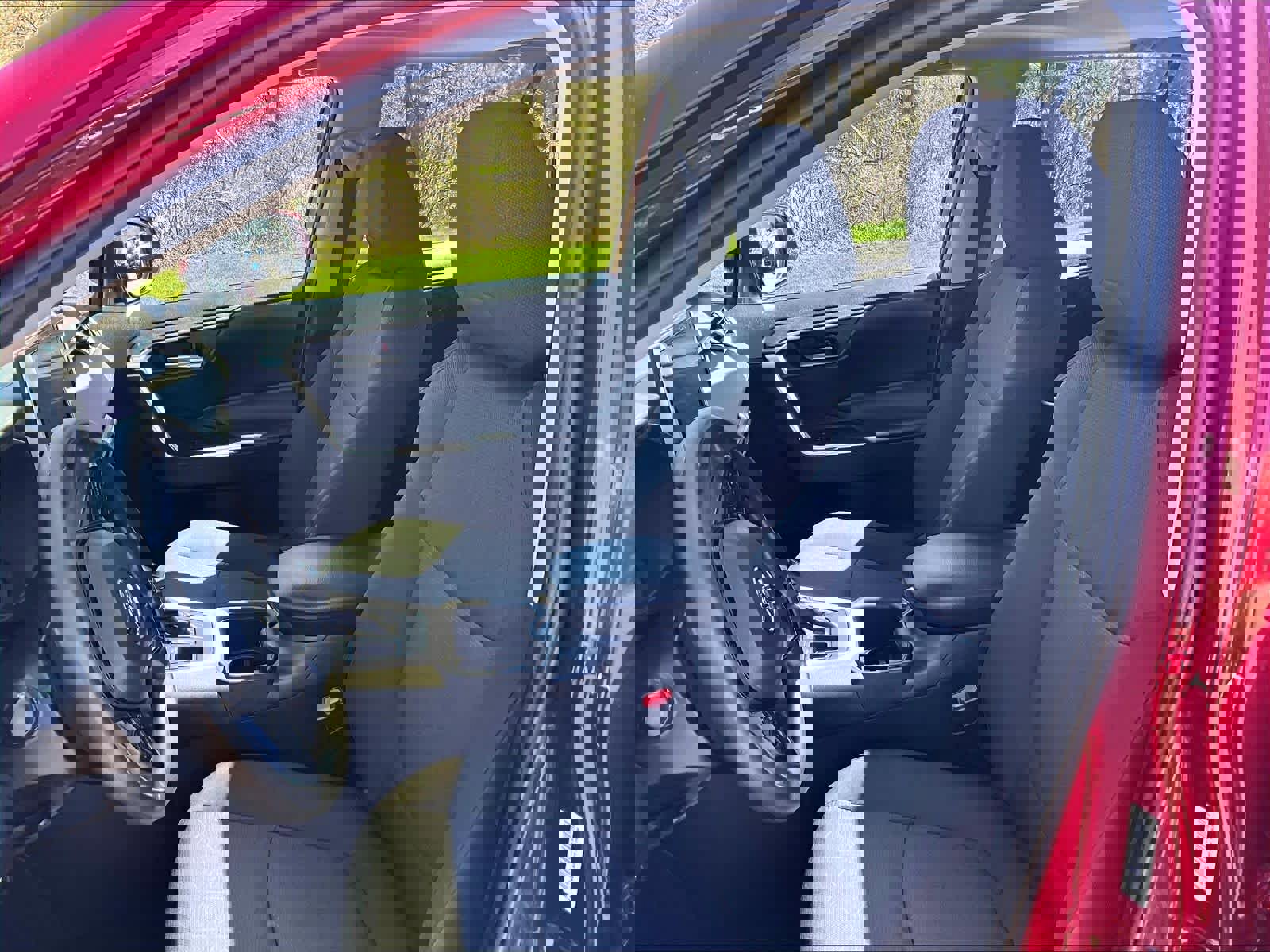 Used 2024 Toyota RAV4 XLE w/ Convenience Package AWD/4WD image 10