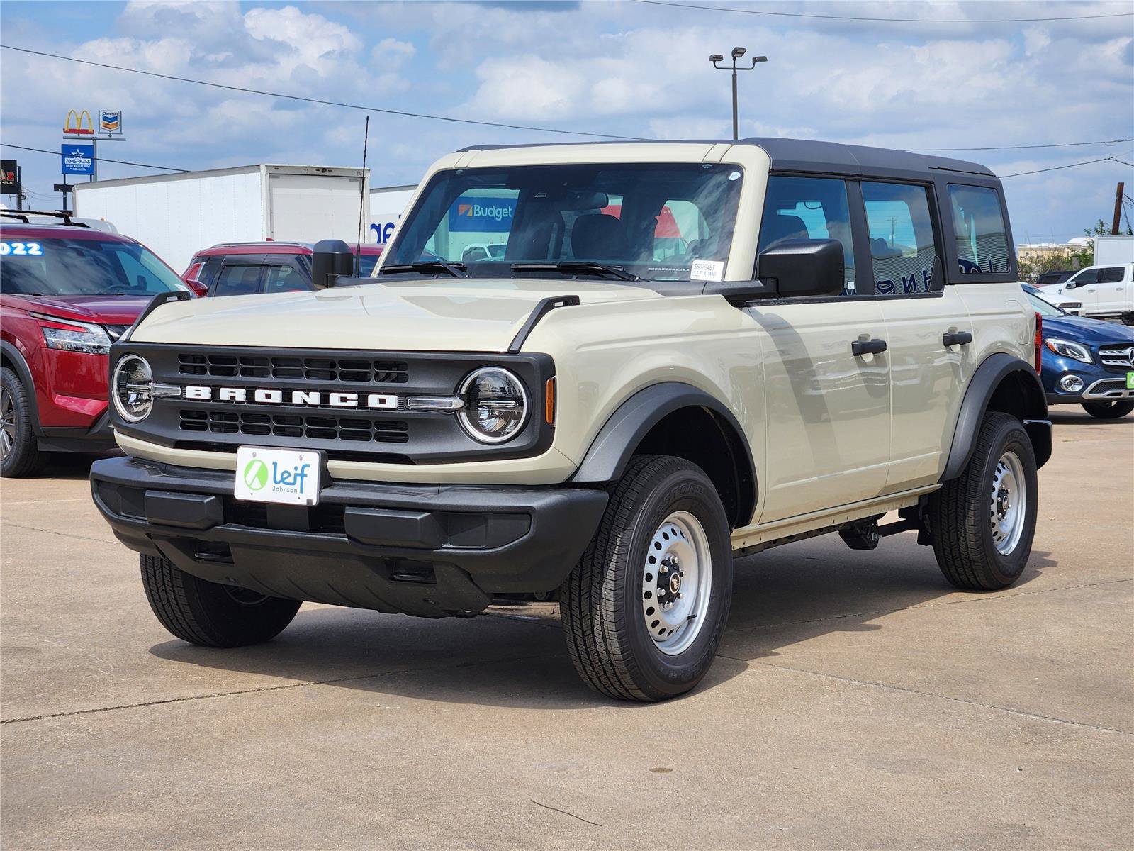 New 2025 Ford Bronco 4-Door AWD/4WD image 2