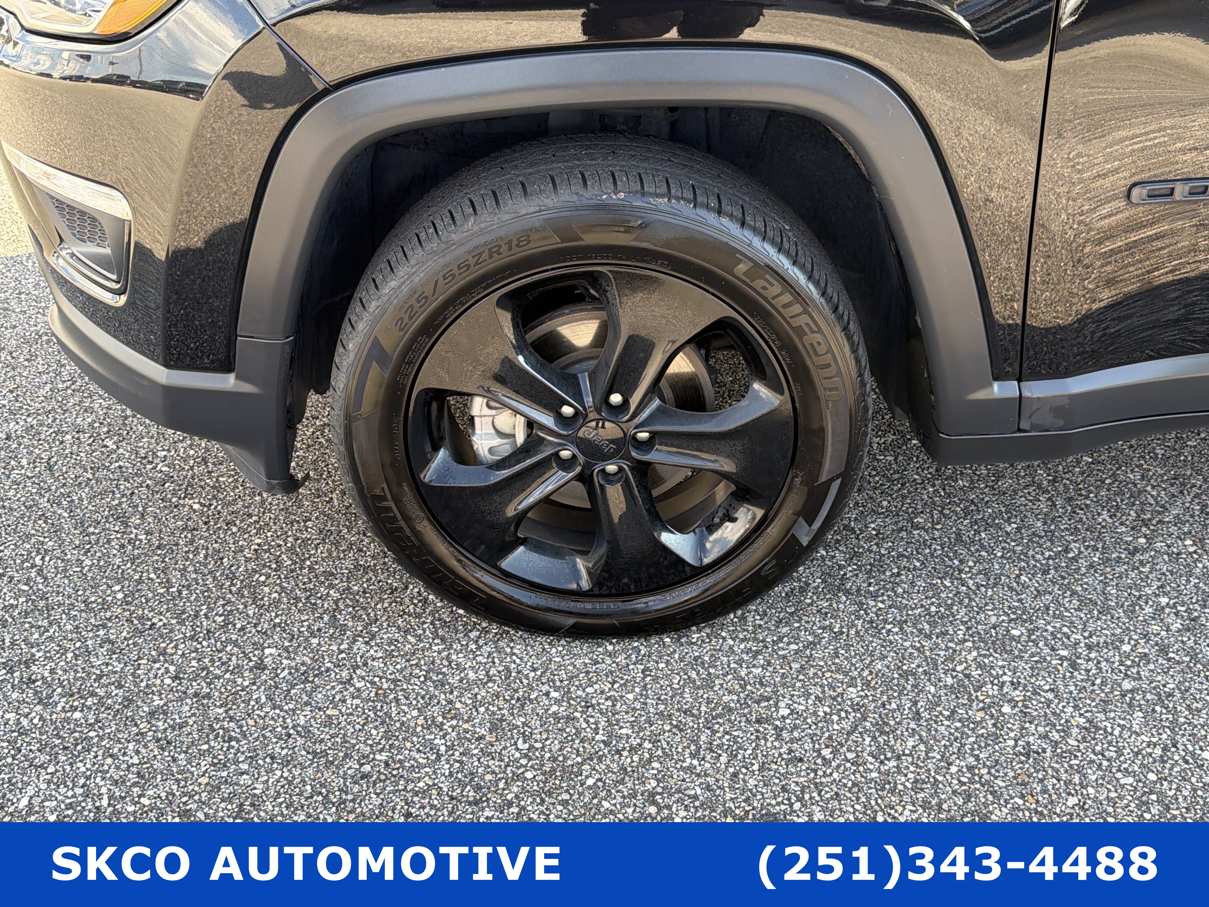 Used 2021 Jeep Compass Latitude w/ Sun and Sound Group AWD/4WD image 9