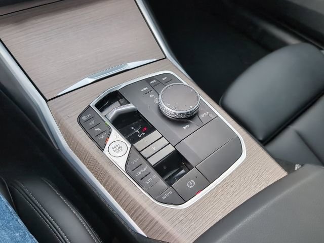 Used 2025 BMW 330i Sedan image 19
