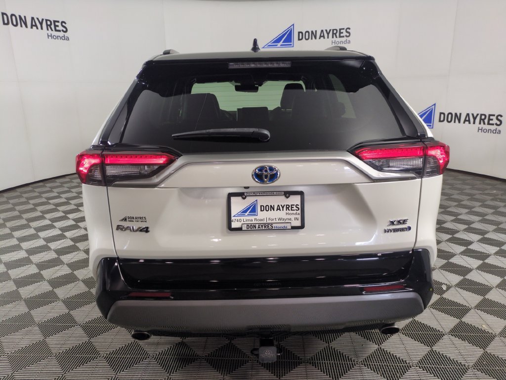 Used 2021 Toyota RAV4 XSE w/ XSE Grade Weather Package AWD/4WD image 4