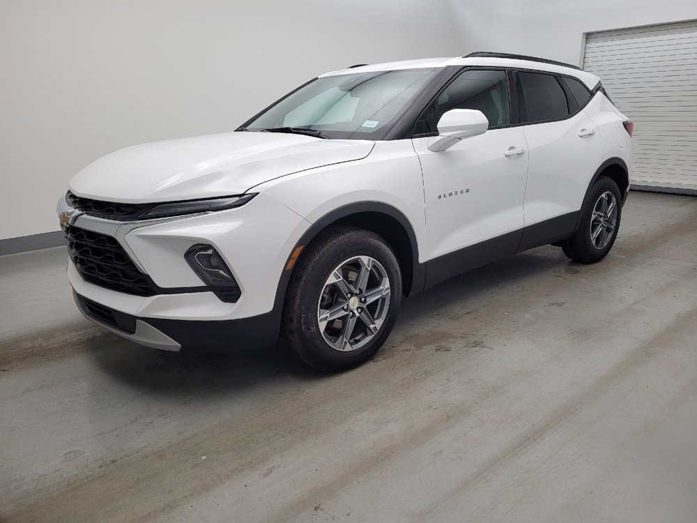 Used 2024 Chevrolet Blazer LT w/ Convenience Package FWD image 2