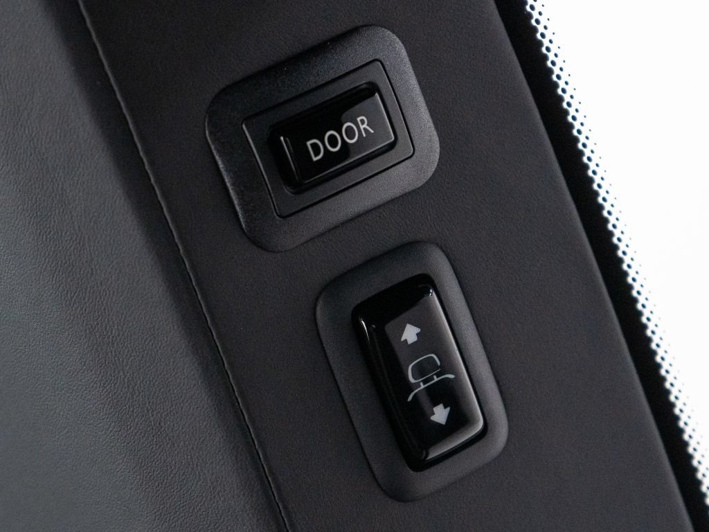 Certified 2023 Rolls-Royce Cullinan w/ Dark Exterior Package AWD/4WD image 32