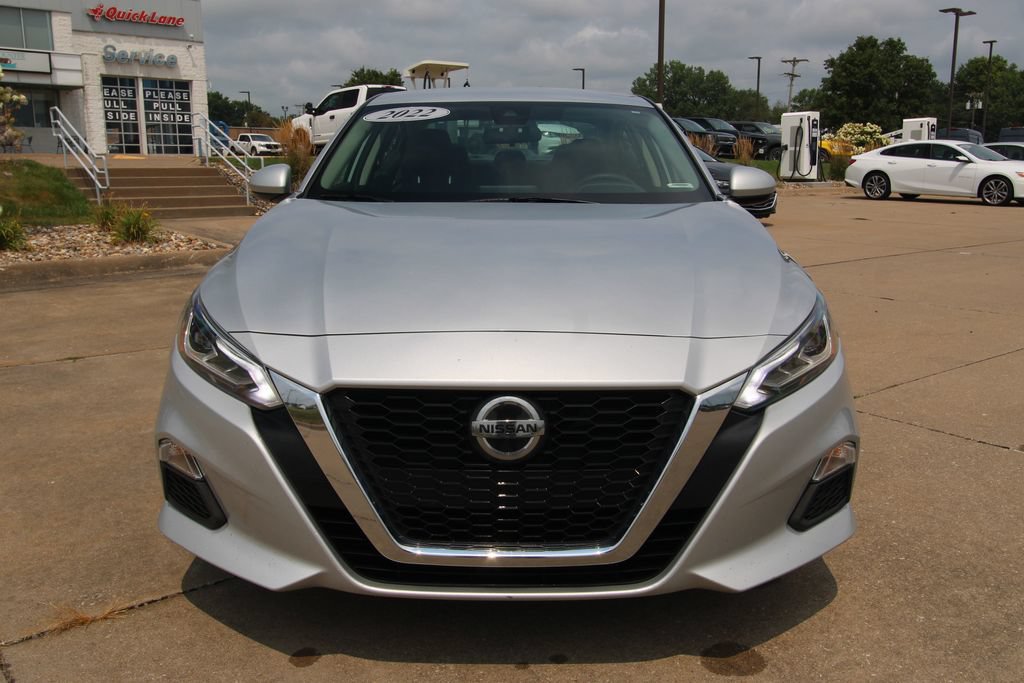 Used 2022 Nissan Altima 2.5 SV FWD image 2