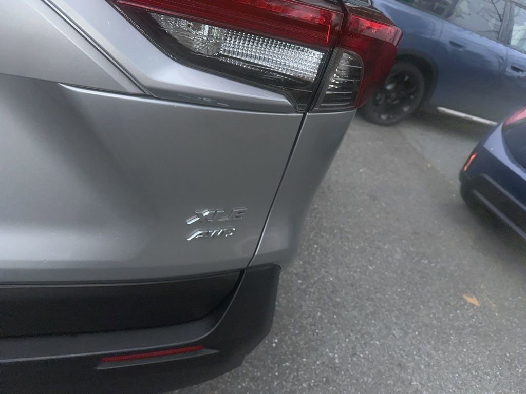 Used 2020 Toyota RAV4 XLE w/ All Weather Liner Package image 6