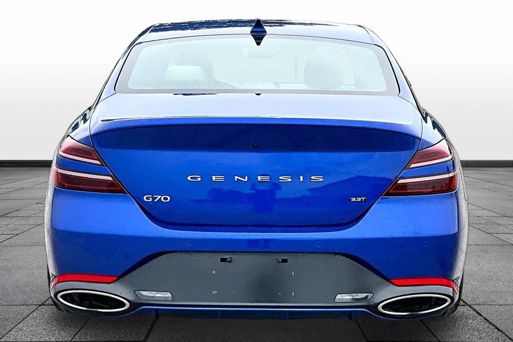 Used 2022 Genesis G70 3.3T RWD image 4