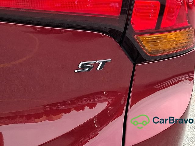 Used 2023 Buick Encore GX Select w/ Sport Touring Package FWD image 32