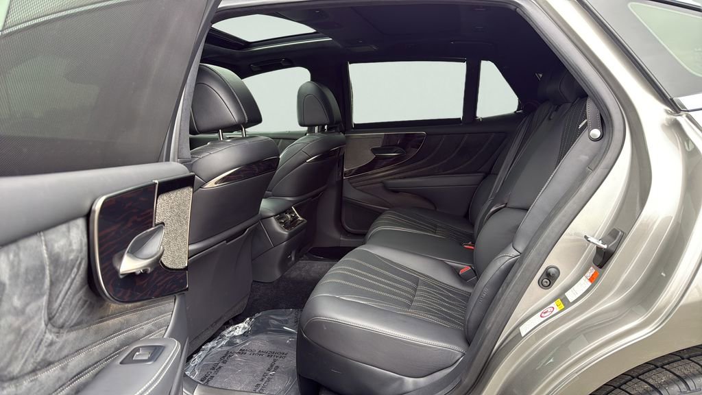 Used 2018 Lexus LS 500 AWD w/ Luxury Package image 19