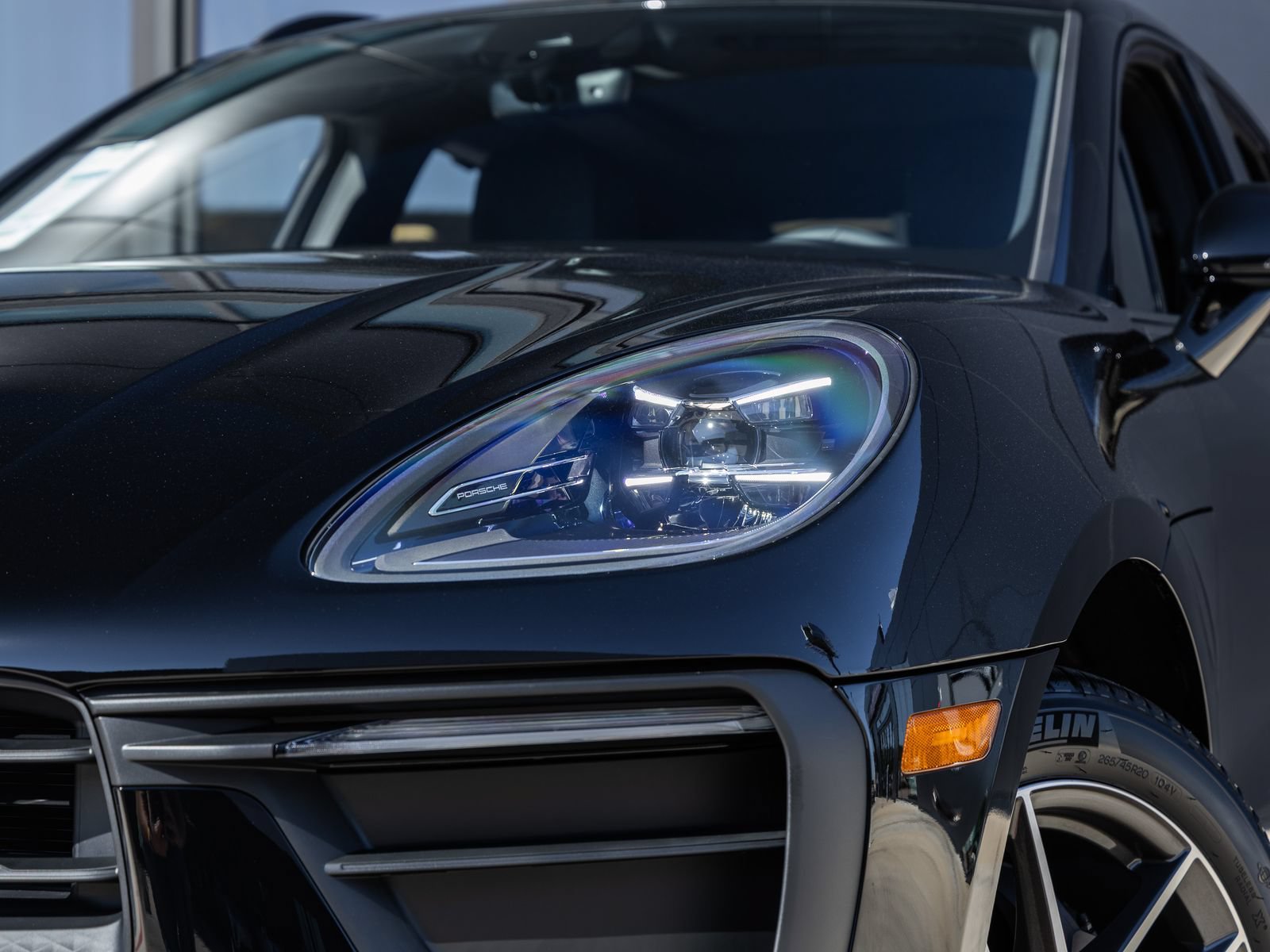 Certified 2026 Porsche Macan AWD/4WD image 18