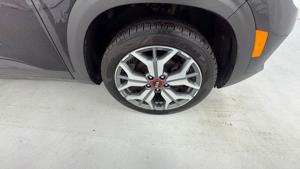 Used 2021 Kia Seltos SX w/ SX Sunroof Package image 9