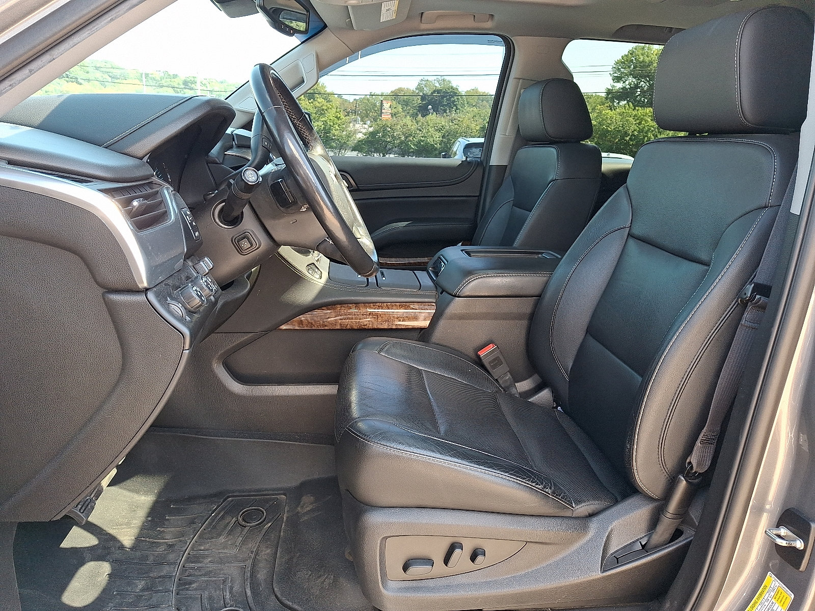 Used 2019 Chevrolet Tahoe Premier AWD/4WD image 16