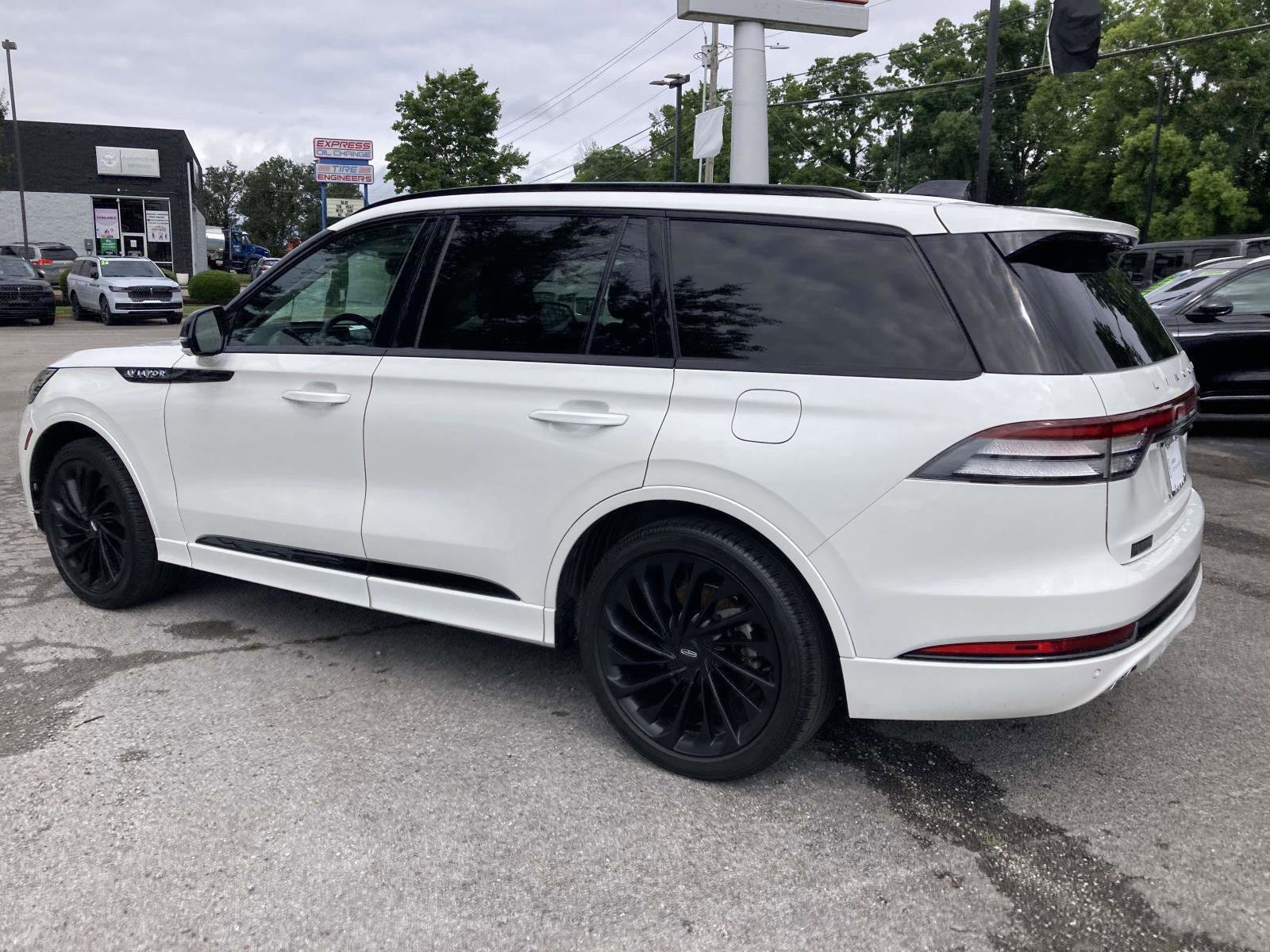 Certified 2025 Lincoln Aviator Reserve w/ Luxury Package RWD image 7
