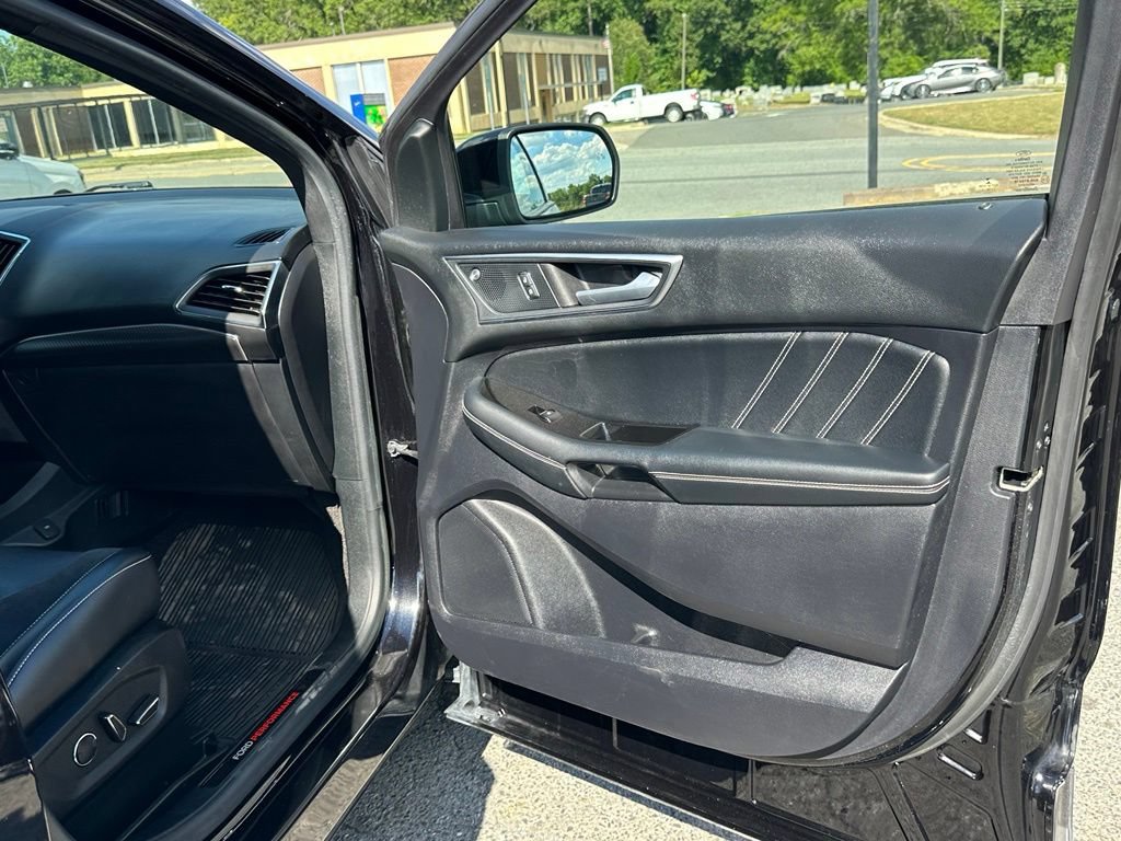 Used 2019 Ford Edge ST w/ Equipment Group 401A AWD/4WD image 20