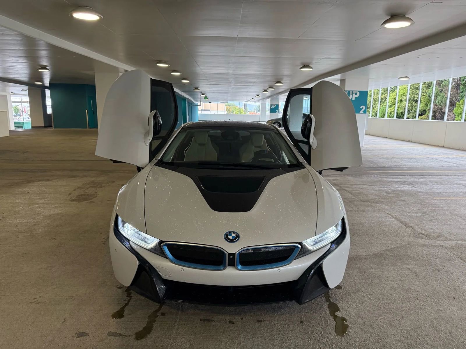 Used 2015 BMW i8 image 6