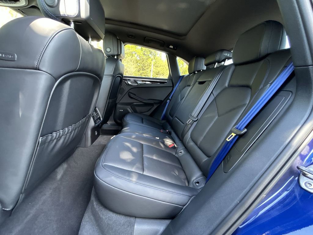 Certified 2025 Porsche Macan Turbo image 27