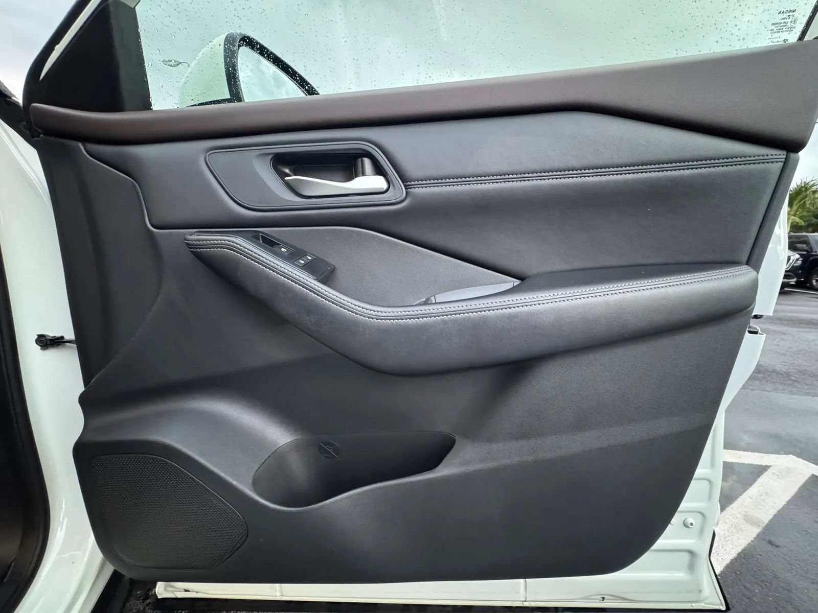 Used 2023 Nissan Rogue SV w/ SV Premium Package FWD image 28