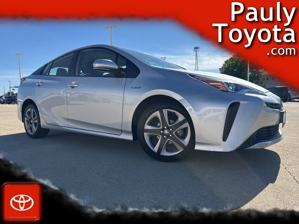 Used 2019 Toyota Prius XLE FWD video 1