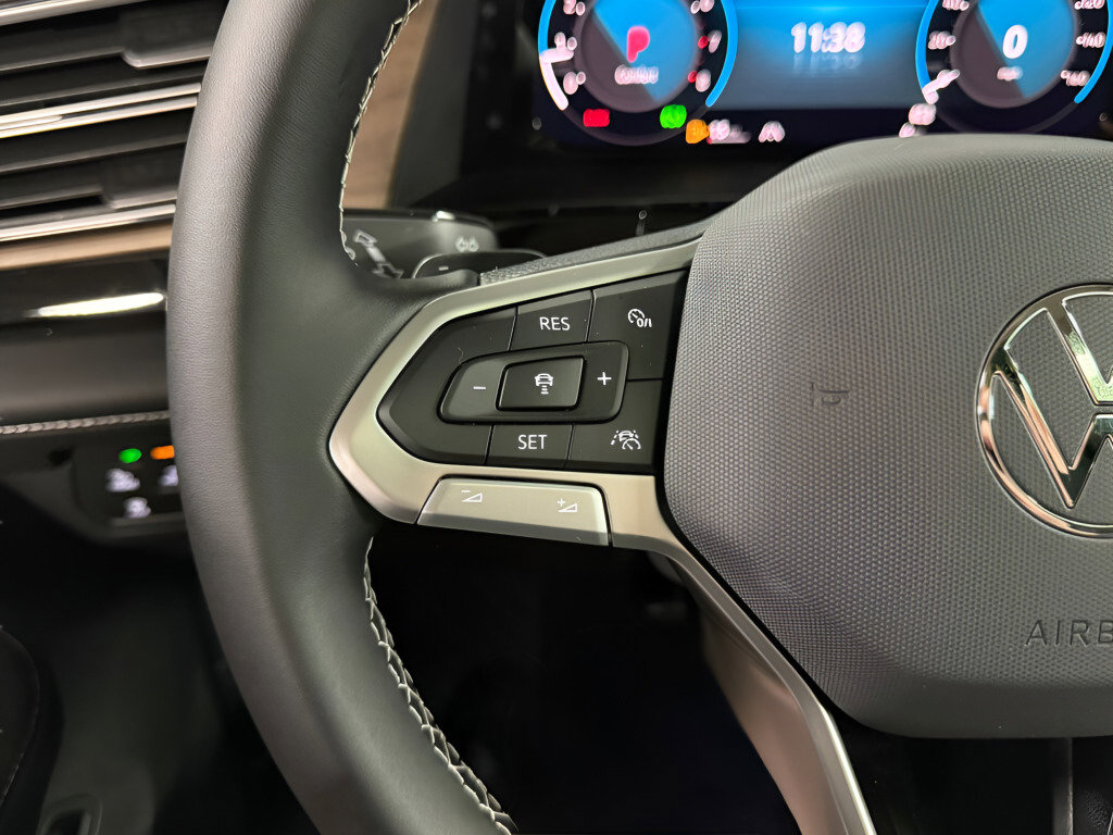 New 2026 Volkswagen Atlas SE image 12